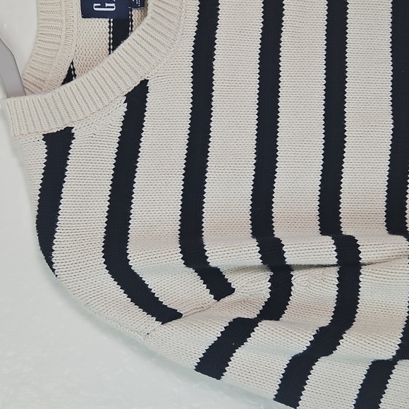 GAP Striped Black & Cream Knit Sweater XS - Picture 3 of 16